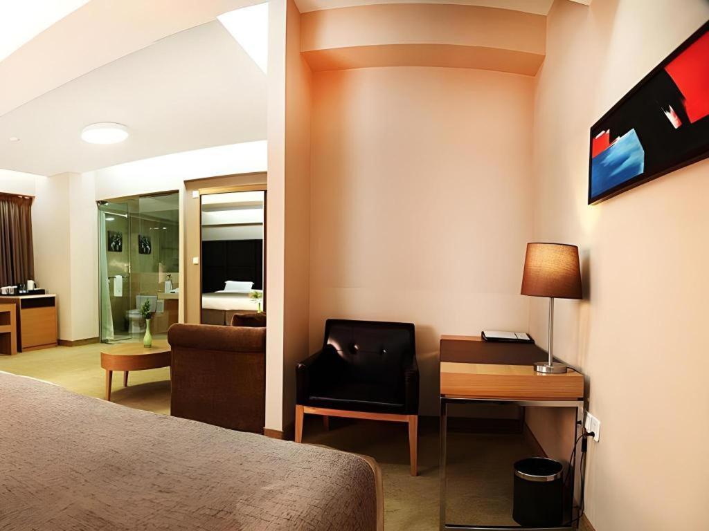 The Corporate Hotel And Convention Centre Ουλάν Μπατόρ Εξωτερικό φωτογραφία